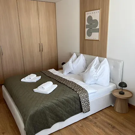 Bloom Olive Apartman