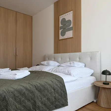 Bloom Olive Apartman *