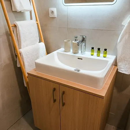 Bloom Olive Apartman